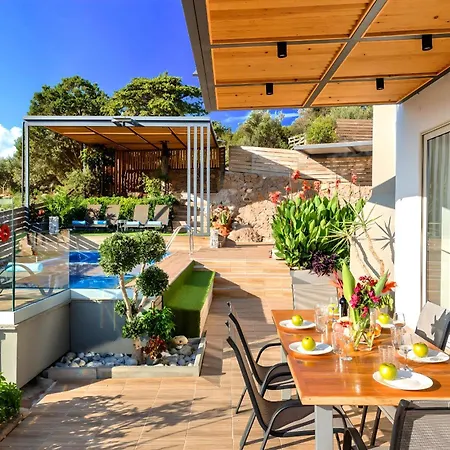 Feriehus Canes Beheizter Pool Vathí